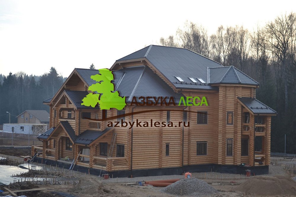 Деревянные дома из оцилиндрованного бревна в русском стиле
