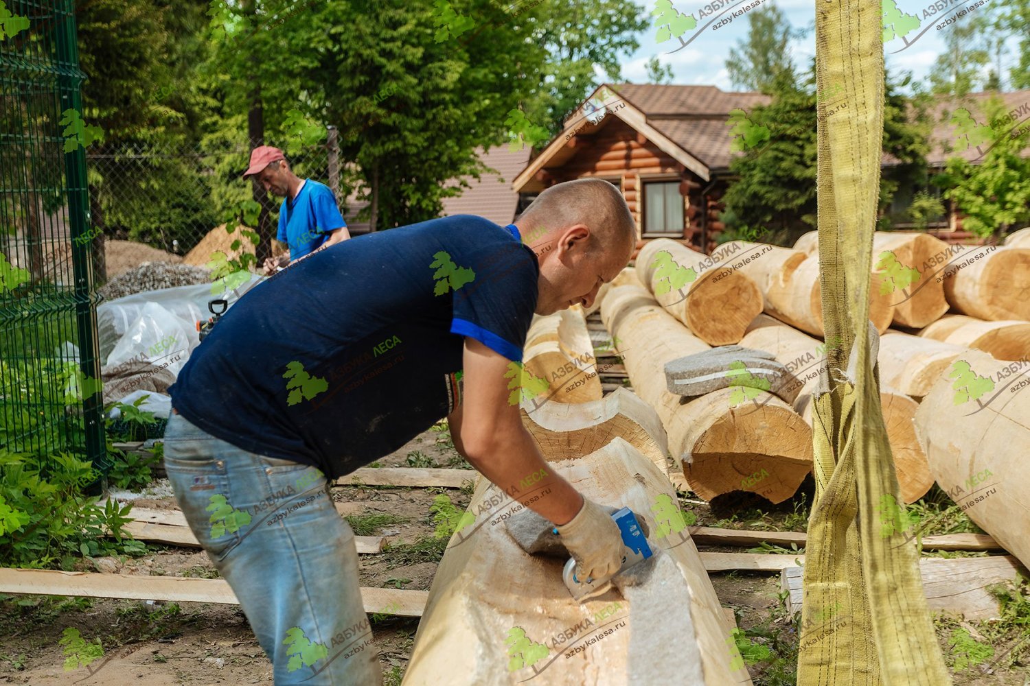 Сборка бани из бревна